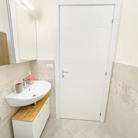 Danyshome Minerva Al Mare In Pieno Centro Apartment