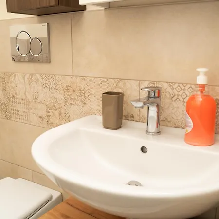 Apartment Danyshome Minerva Al Mare In Pieno Centro