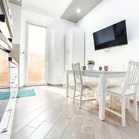 Apartment Danyshome Minerva Al Mare In Pieno Centro